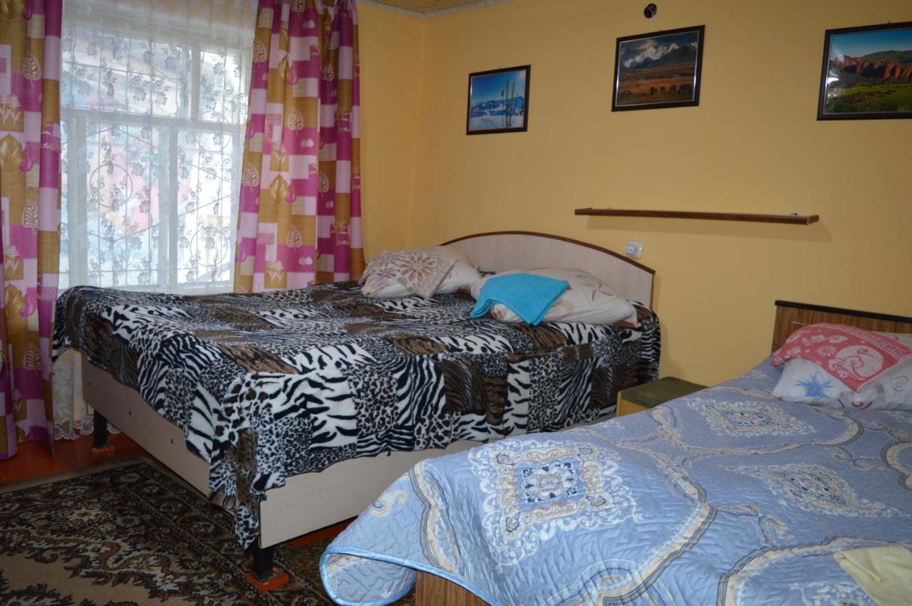 Guest House On Derbisheva Каракол Екстер'єр фото