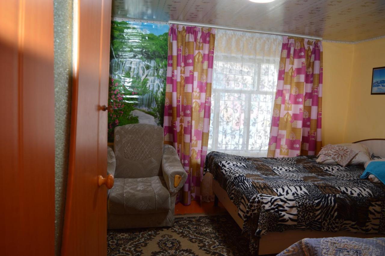 Guest House On Derbisheva Каракол Екстер'єр фото