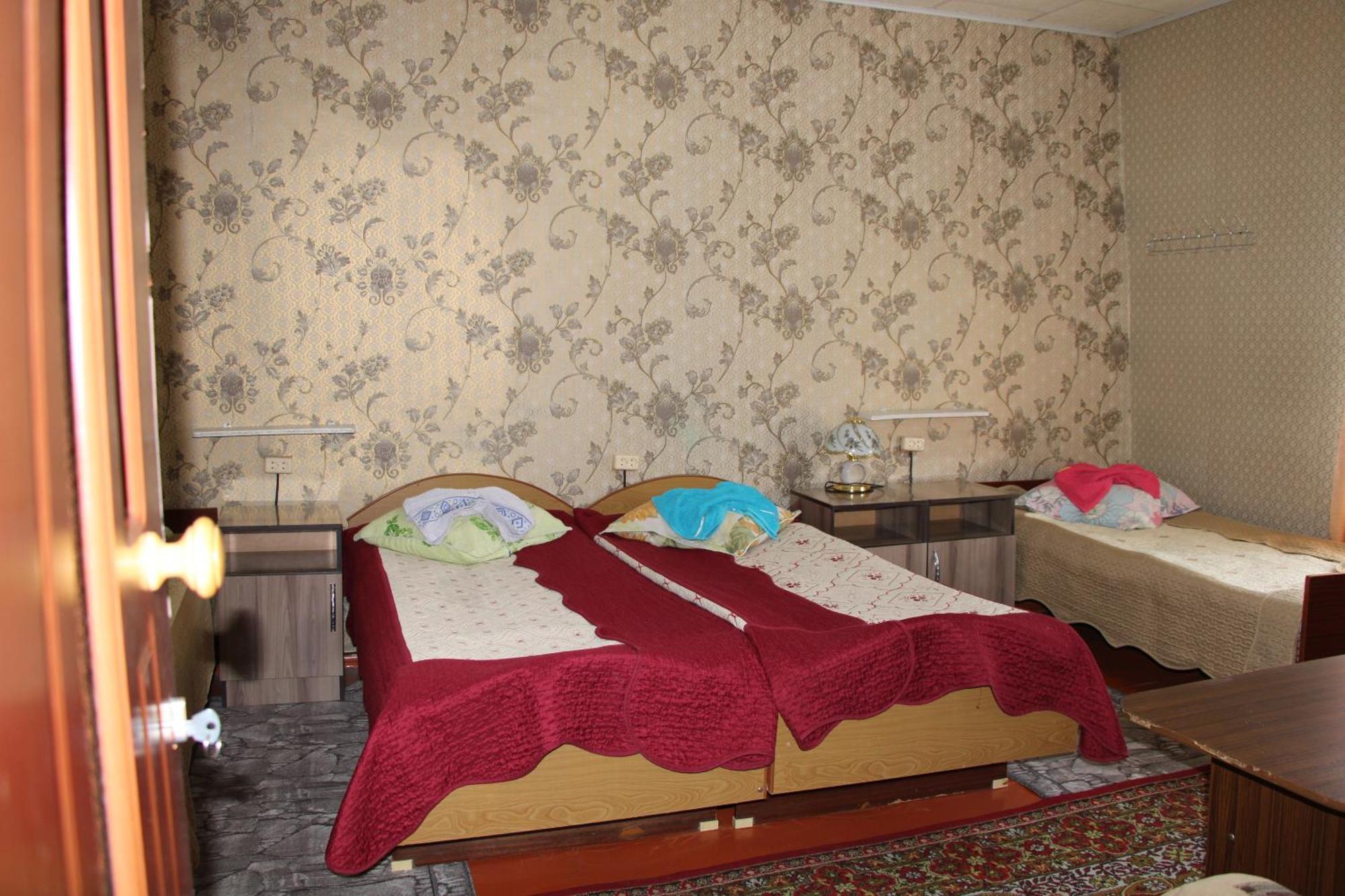 Guest House On Derbisheva Каракол Екстер'єр фото