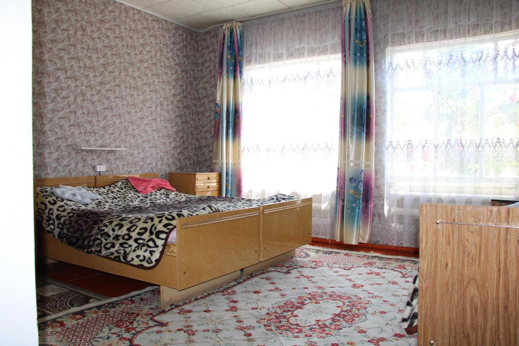Guest House On Derbisheva Каракол Екстер'єр фото
